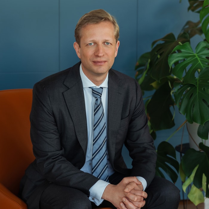 Nicholas Günther（Dr. Nicholas Günther）