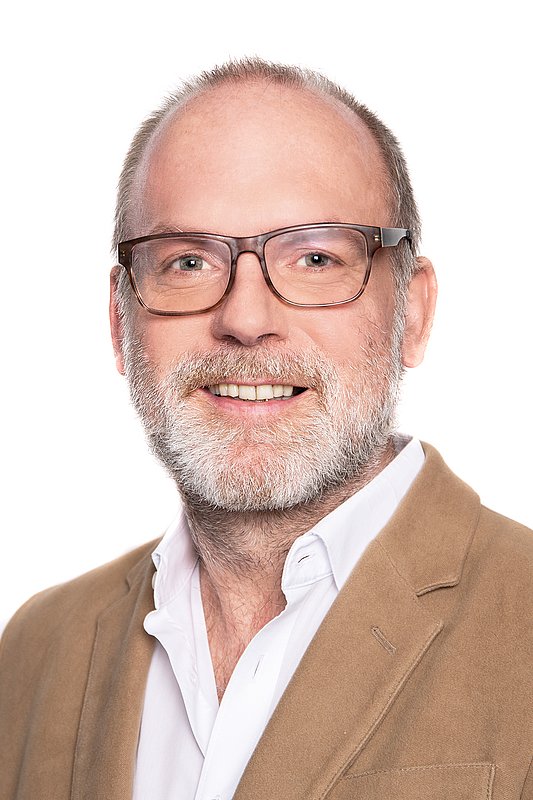 Oliver Böttcher（Dr. Oliver Böttcher）